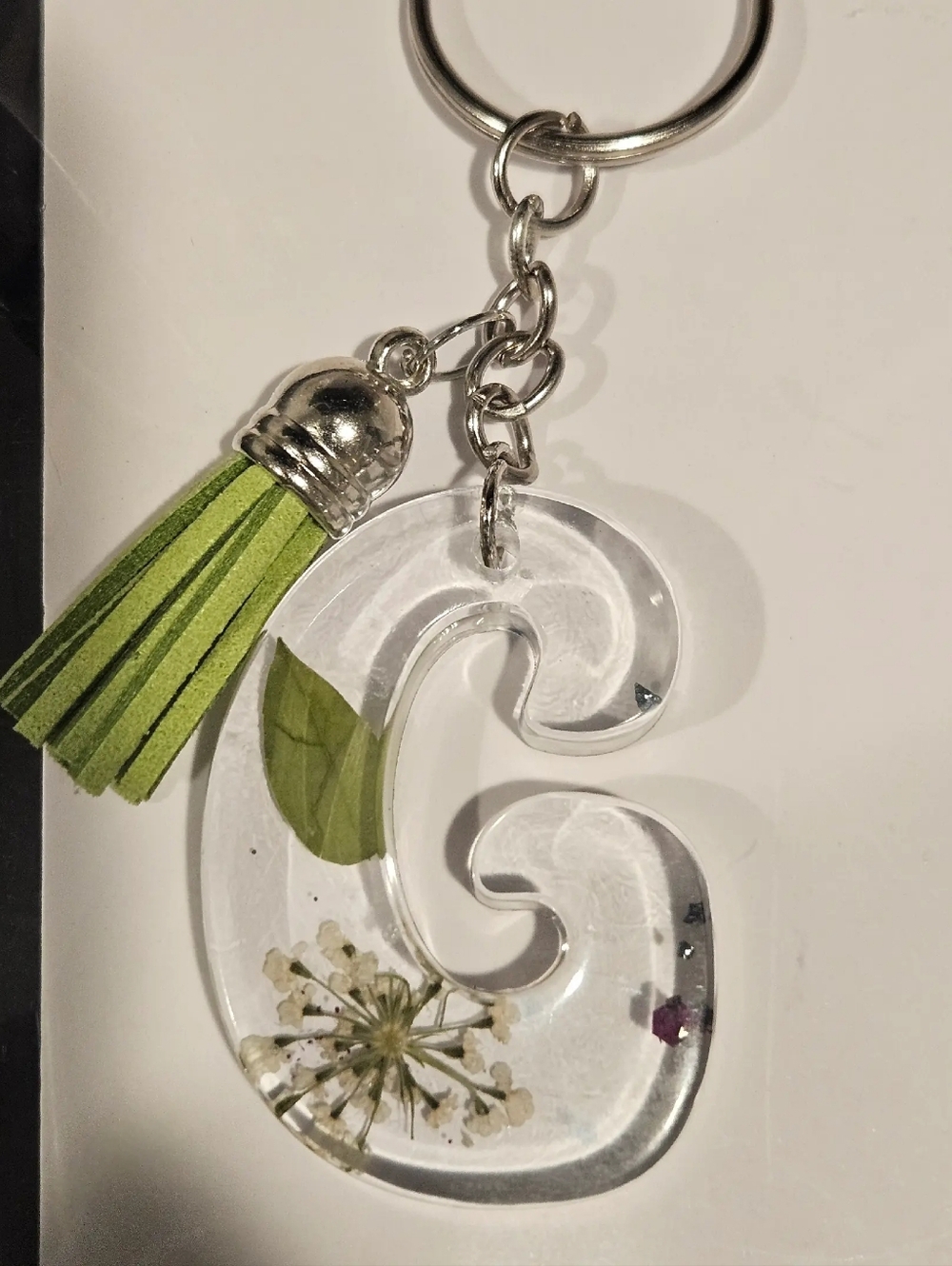 Handmade Floral Resin Keychain with Tassel, Letter G.